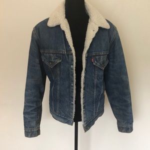 Vintage Levi’s, Sherpa lined denim jacket size 38